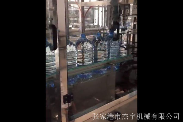 5L吹瓶機直線灌裝機連線
